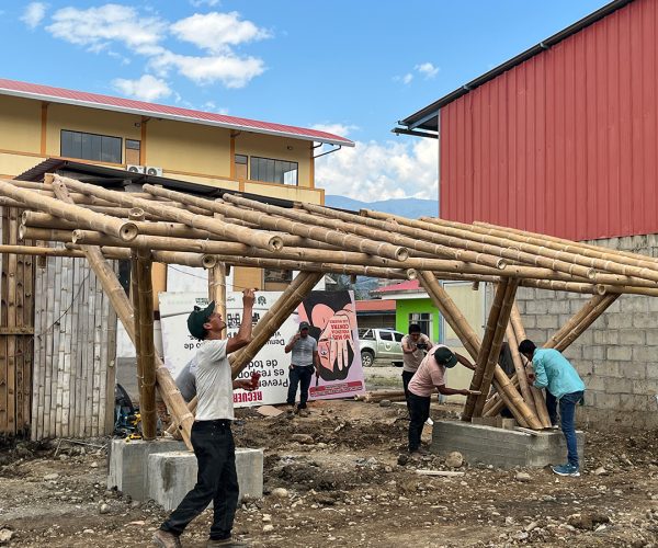 WORKSHOP PARADERO DE BAMBÚ DE DOS ISLAS EN UNIÓN ASHANINKA 15 - FIA IMG_0263