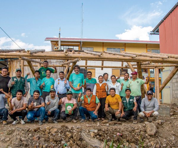 WORKSHOP PARADERO DE BAMBÚ DE DOS ISLAS EN UNIÓN ASHANINKA 10 - FIA fuente PROVRAEM